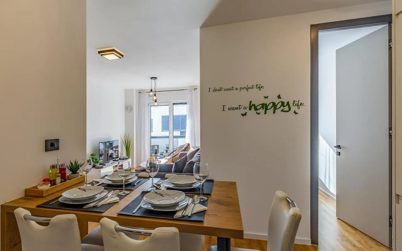 Jelena Apt. بولا شقة